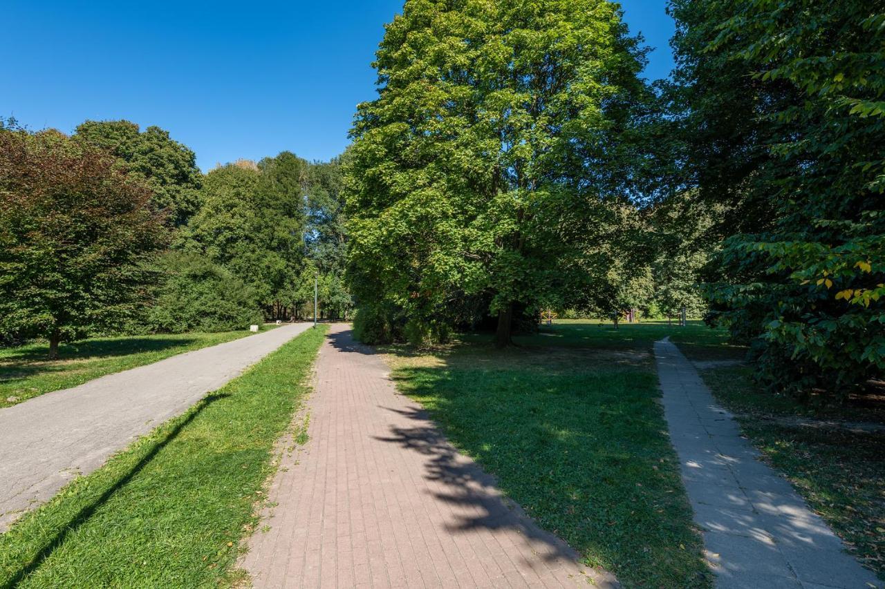 Batorego 220 - 450M Stacja Metra Pola Mokotowskie, 800M Biblioteka Narodowa - 20M Piekny Park Pola Mokotowskie - 800M Do Sgh - Wifi - Smart Tv - Good Apartments Warsaw Luaran gambar